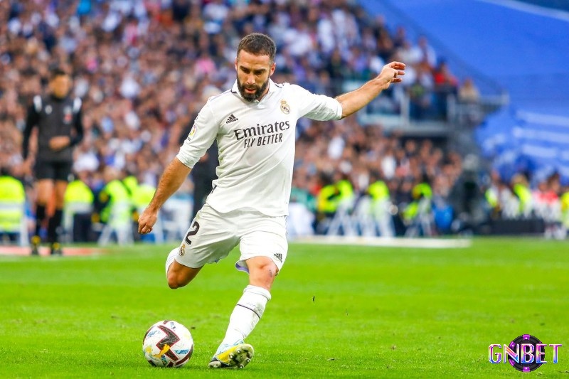 Dani Carvajal hoàn thành xuất sắc vai trò chân trụ cho CLB Real Madrid